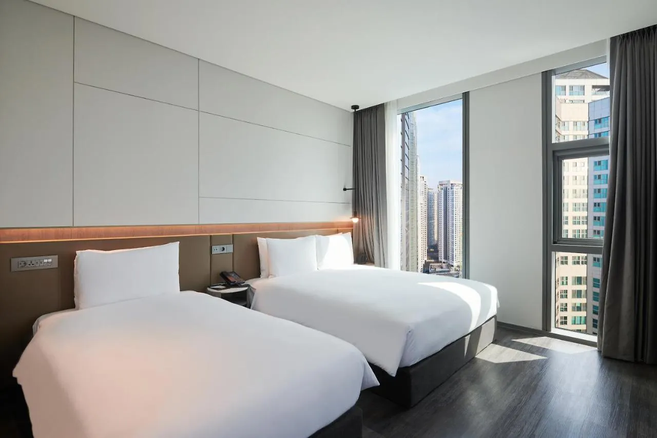Nine Tree Premier Rokaus Hotel Seoul Yongsan 4*,