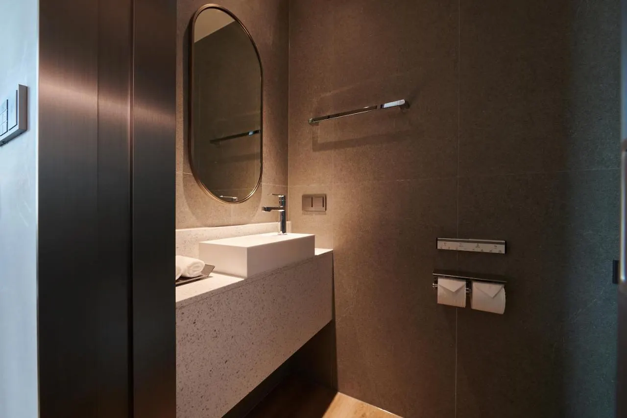 Nine Tree Premier Rokaus Hotel Seoul Yongsan
