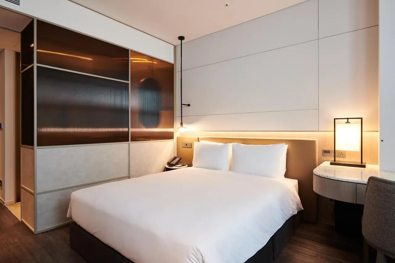 Nine Tree Premier Rokaus Hotel Seoul Yongsan 4*,
