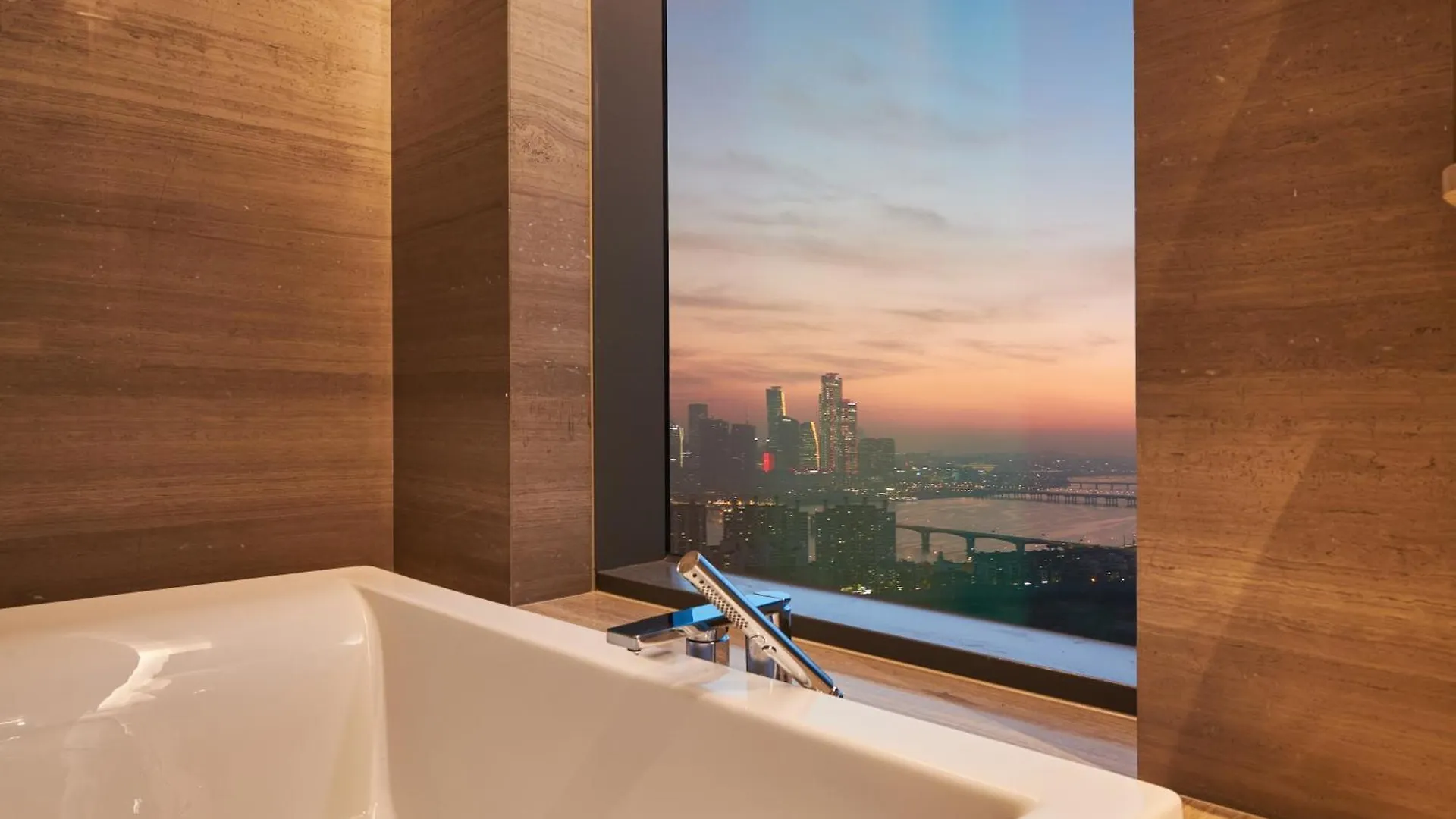 Nine Tree Premier Rokaus Hotel Seoul Yongsan